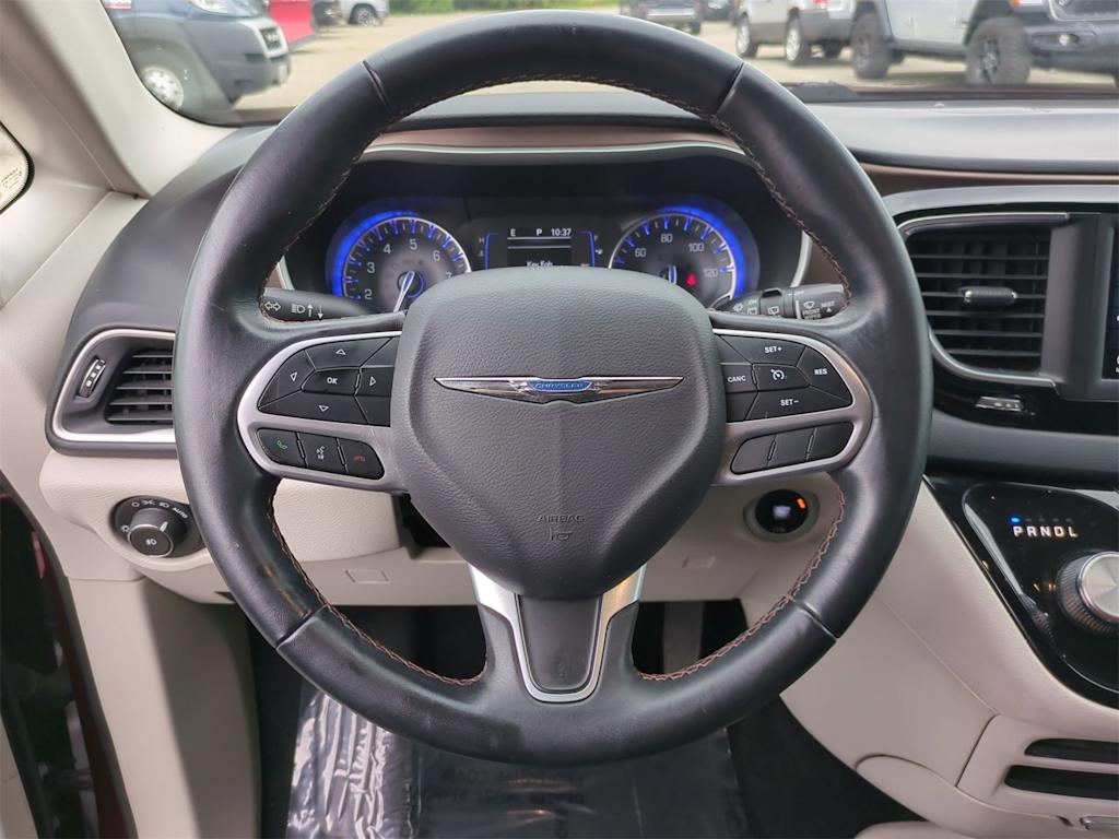 Thumbnail: 2018 Chrysler Pacifica - 13