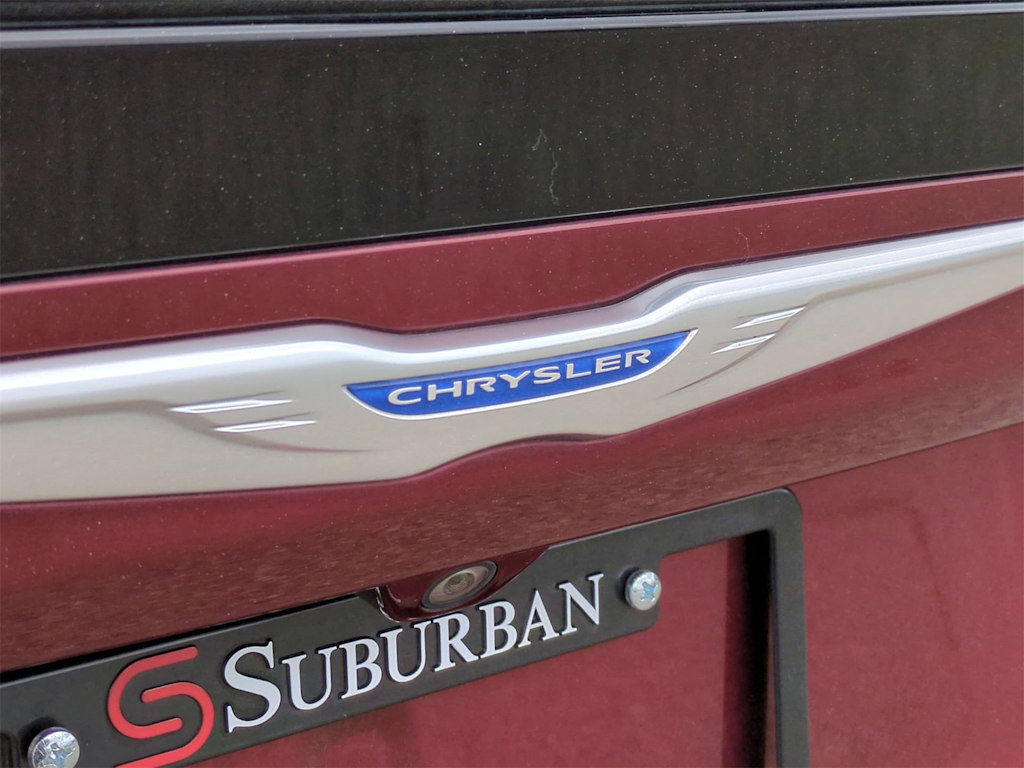 Thumbnail: 2018 Chrysler Pacifica - 7
