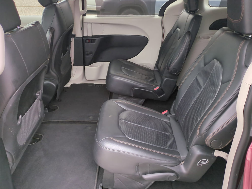 Thumbnail: 2018 Chrysler Pacifica - 26