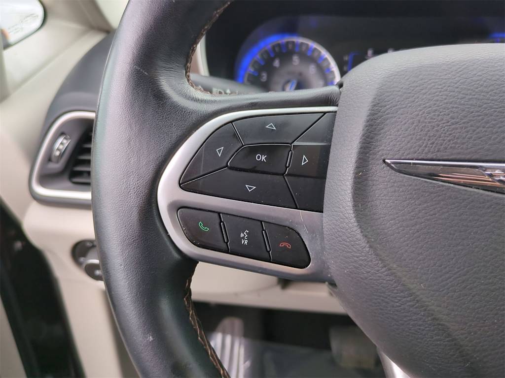 Thumbnail: 2018 Chrysler Pacifica - 29