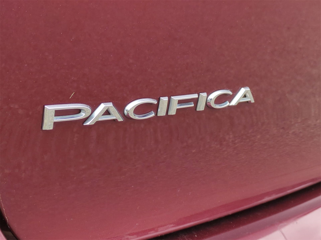 Thumbnail: 2018 Chrysler Pacifica - 24