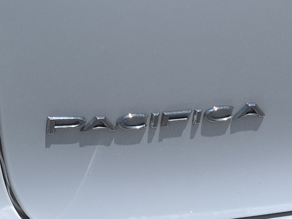 Thumbnail: 2023 Chrysler Pacifica - 24
