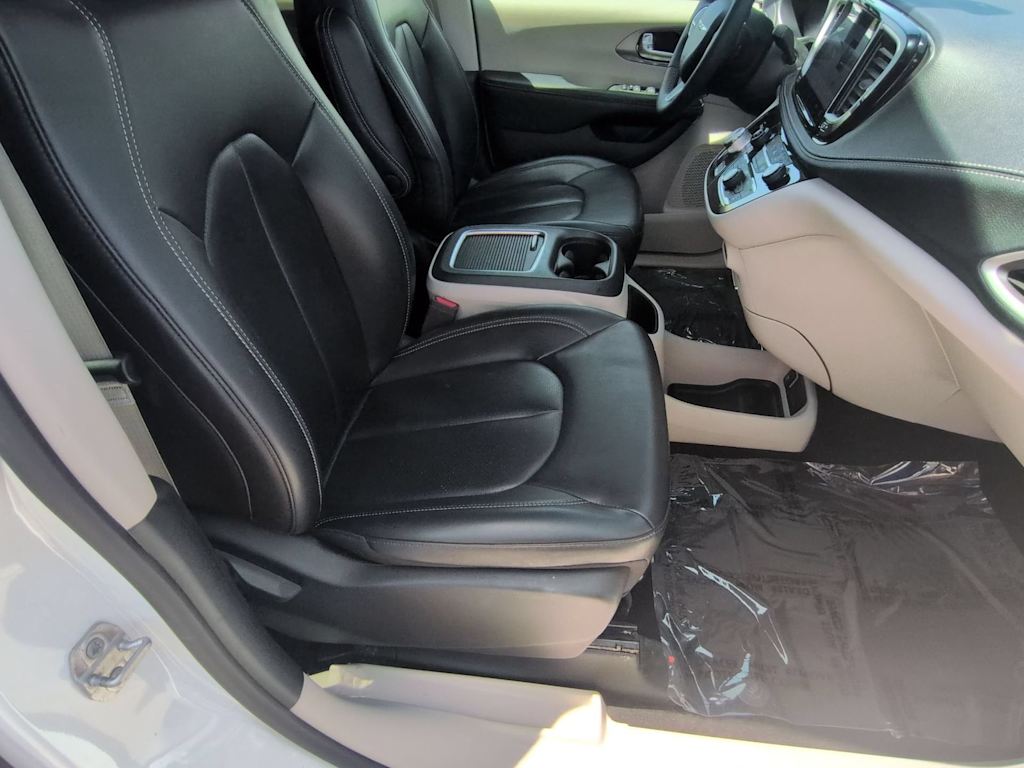 Thumbnail: 2023 Chrysler Pacifica - 27
