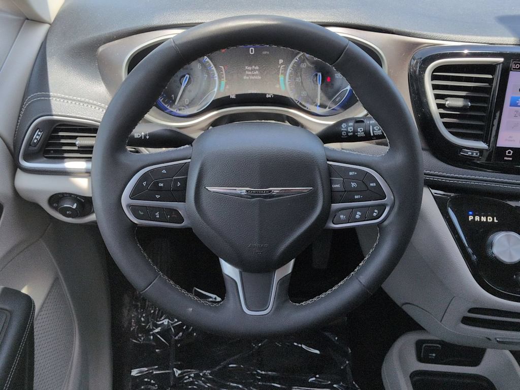 Thumbnail: 2023 Chrysler Pacifica - 14
