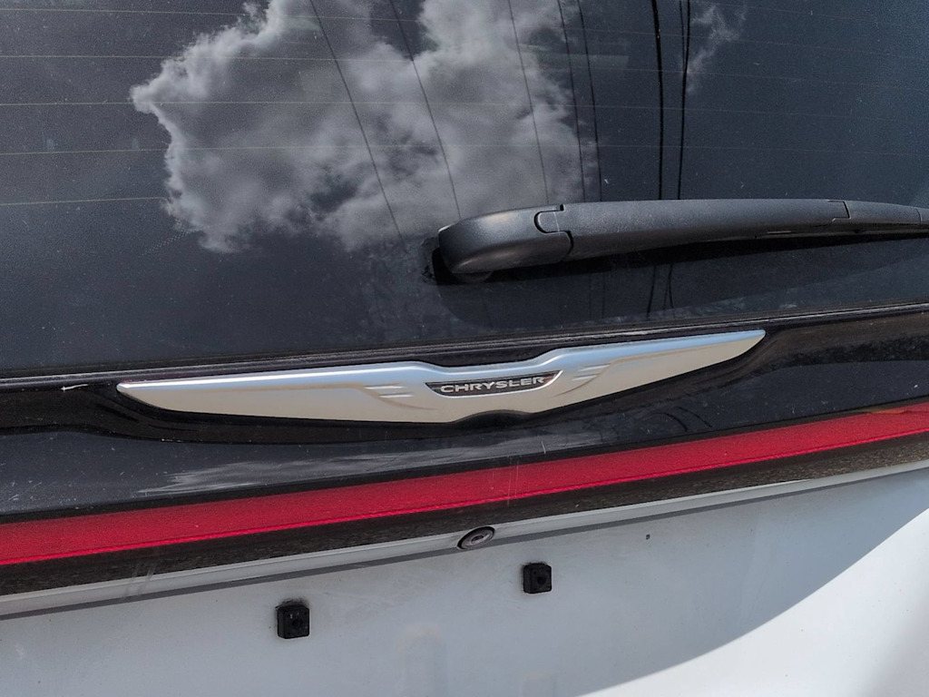 Thumbnail: 2023 Chrysler Pacifica - 7