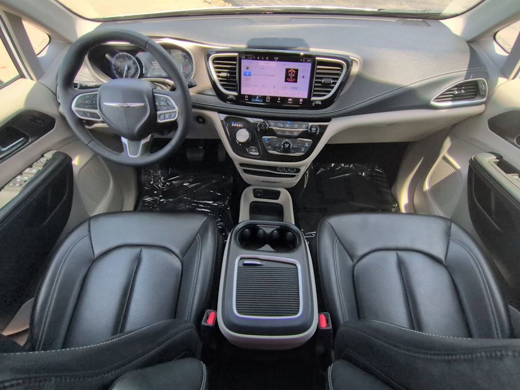 Thumbnail: 2023 Chrysler Pacifica - 10