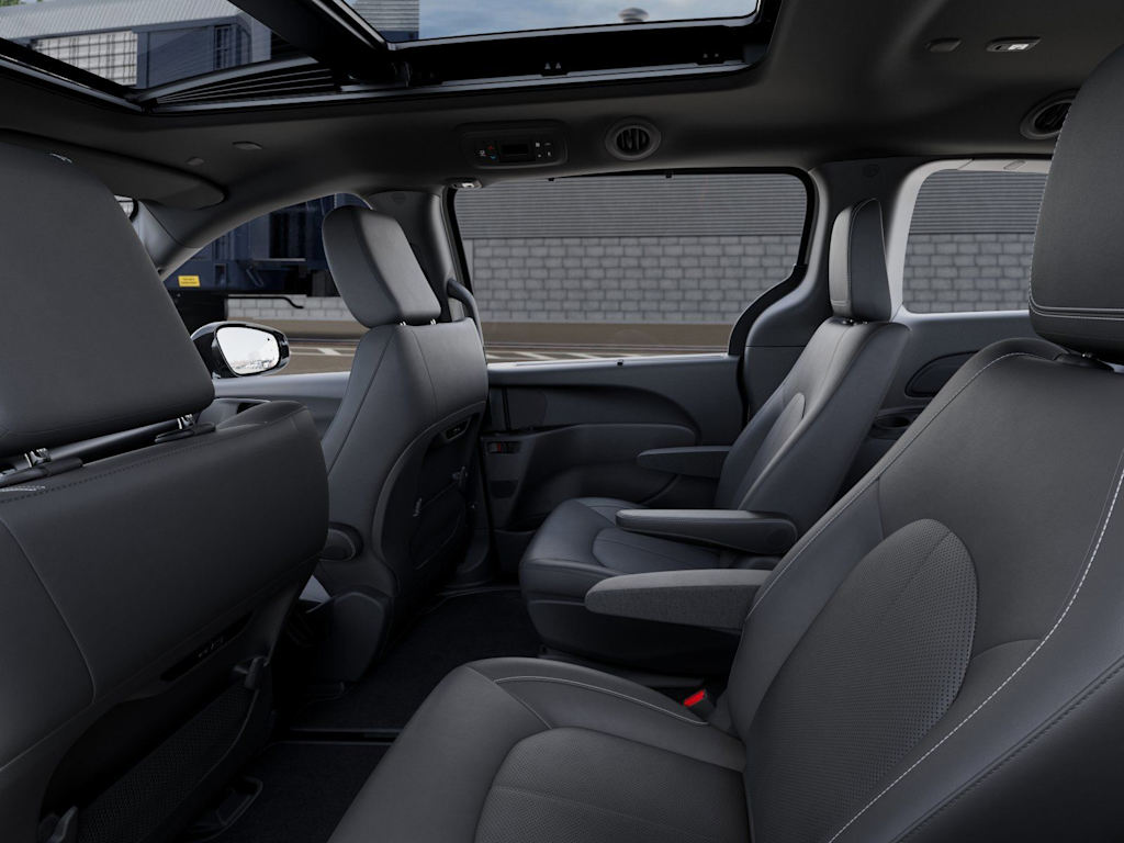 Thumbnail: 2026 Chrysler Pacifica - 9
