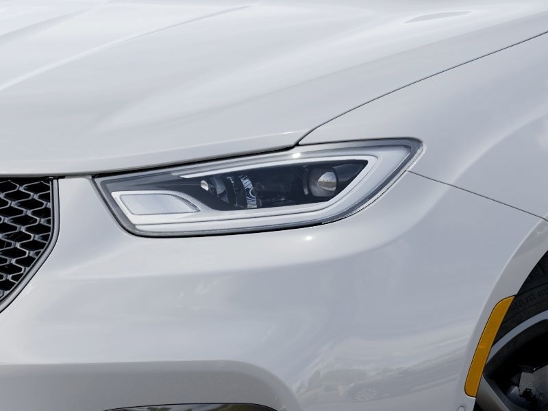 Thumbnail: 2026 Chrysler Pacifica - 7