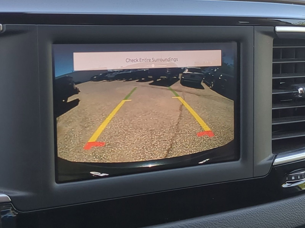 Thumbnail: 2022 Chrysler Voyager - 32