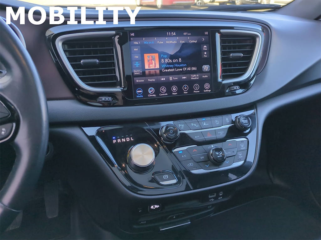 2020 Chrysler Pacifica  14