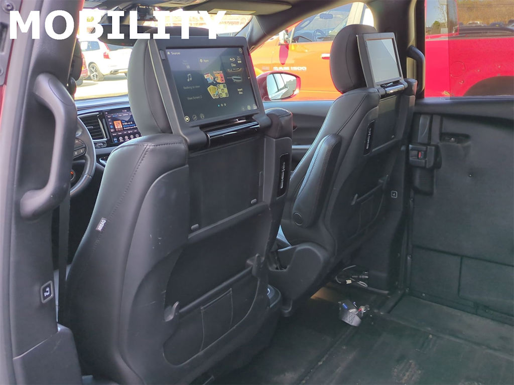 2020 Chrysler Pacifica  12