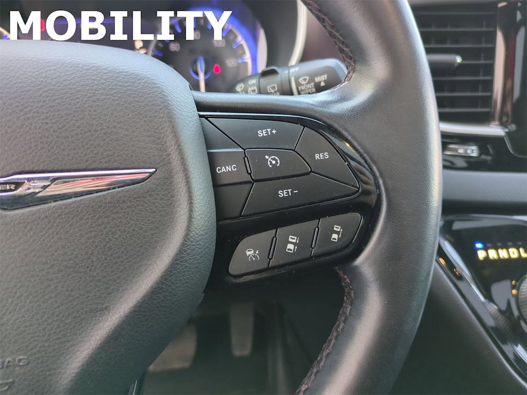 2020 Chrysler Pacifica  29