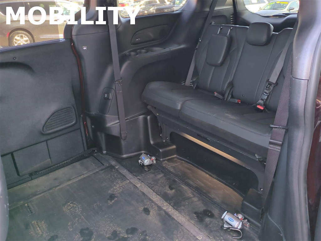 2020 Chrysler Pacifica  26