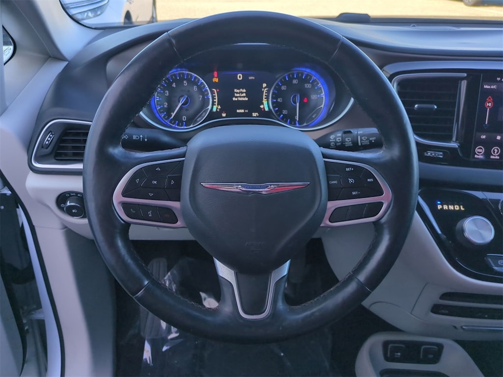 Thumbnail: 2018 Chrysler Pacifica - 14