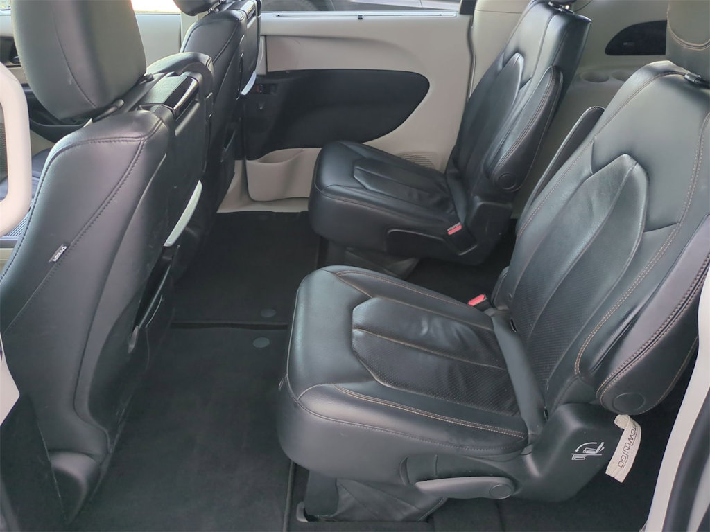 Thumbnail: 2018 Chrysler Pacifica - 12