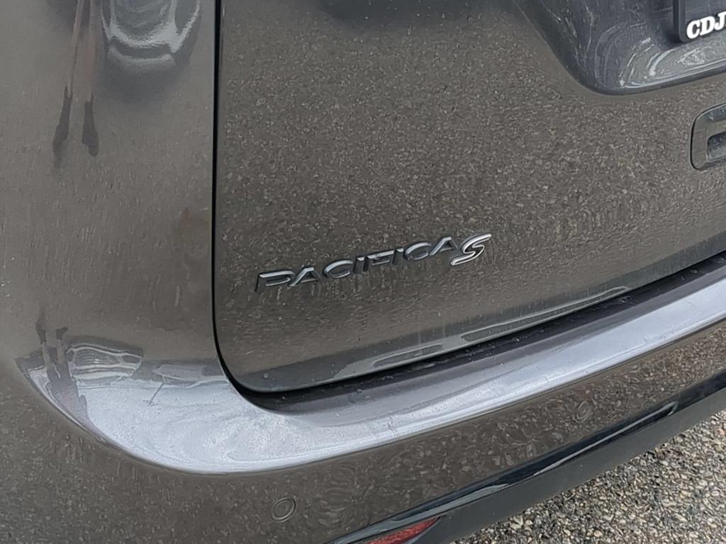 Thumbnail: 2019 Chrysler Pacifica - 23