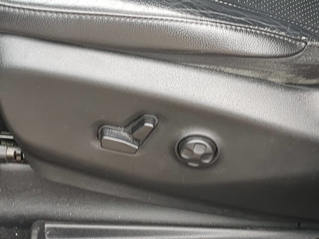 Thumbnail: 2019 Chrysler Pacifica - 24