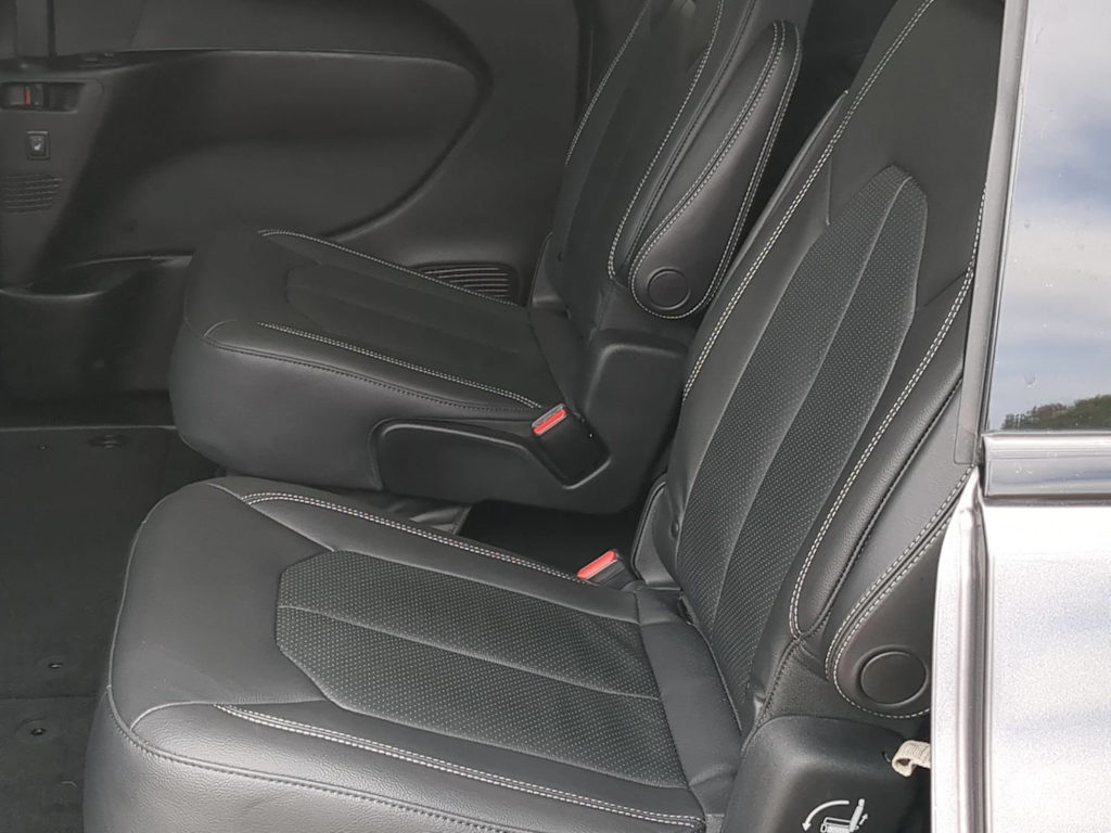 Thumbnail: 2019 Chrysler Pacifica - 11