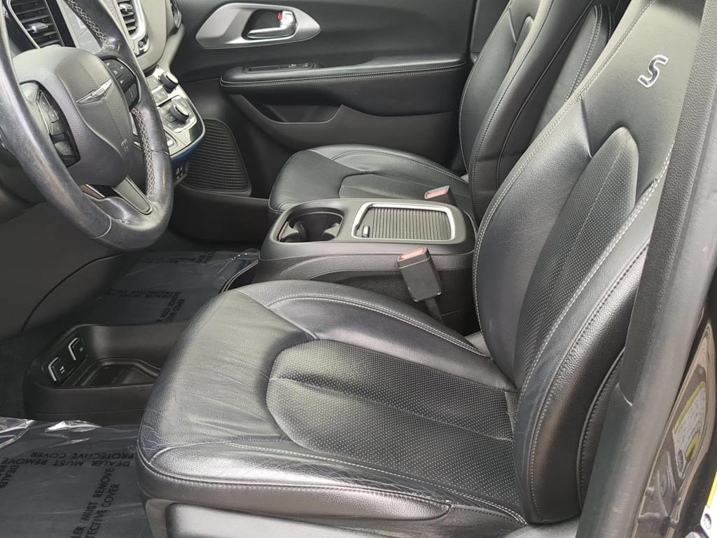Thumbnail: 2019 Chrysler Pacifica - 10