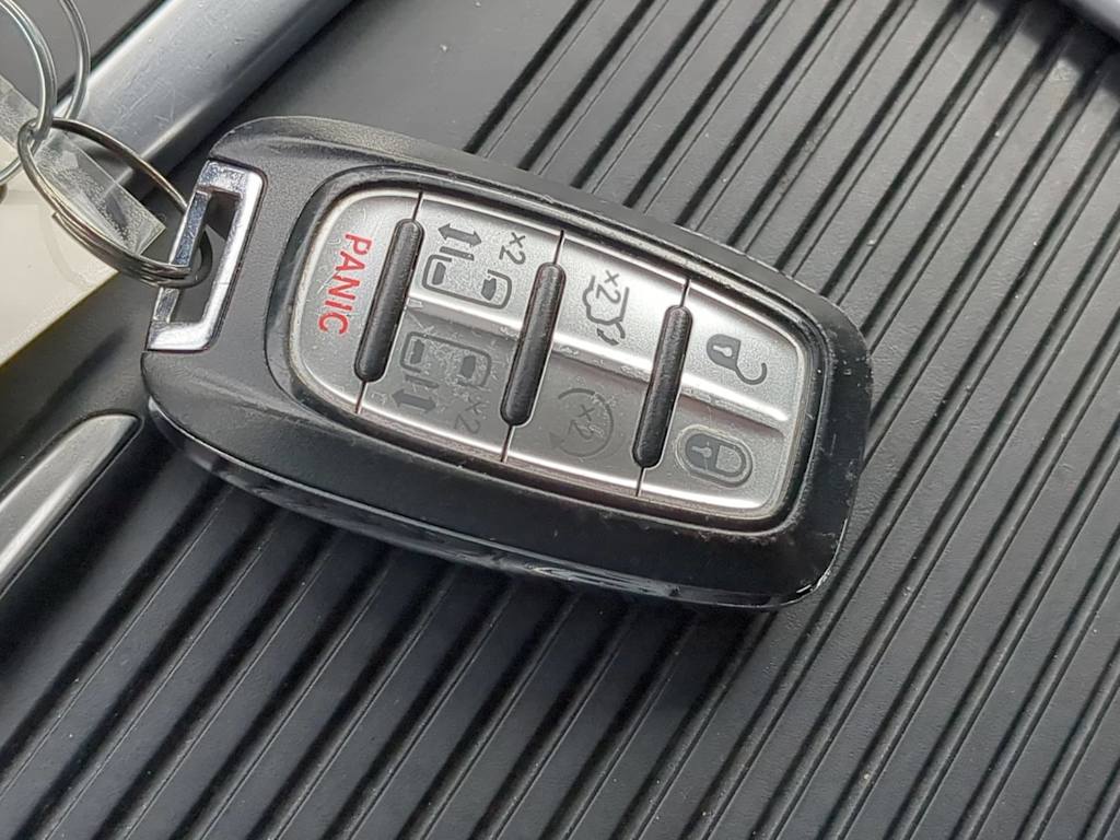 Thumbnail: 2019 Chrysler Pacifica - 16