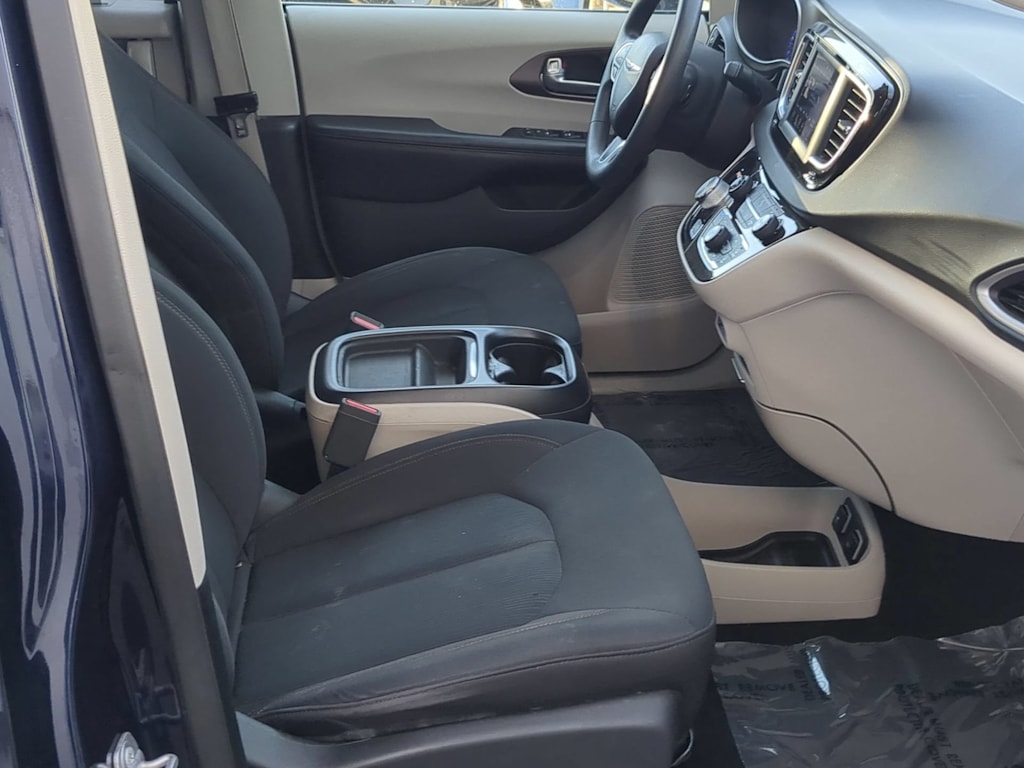 Thumbnail: 2018 Chrysler Pacifica - 27