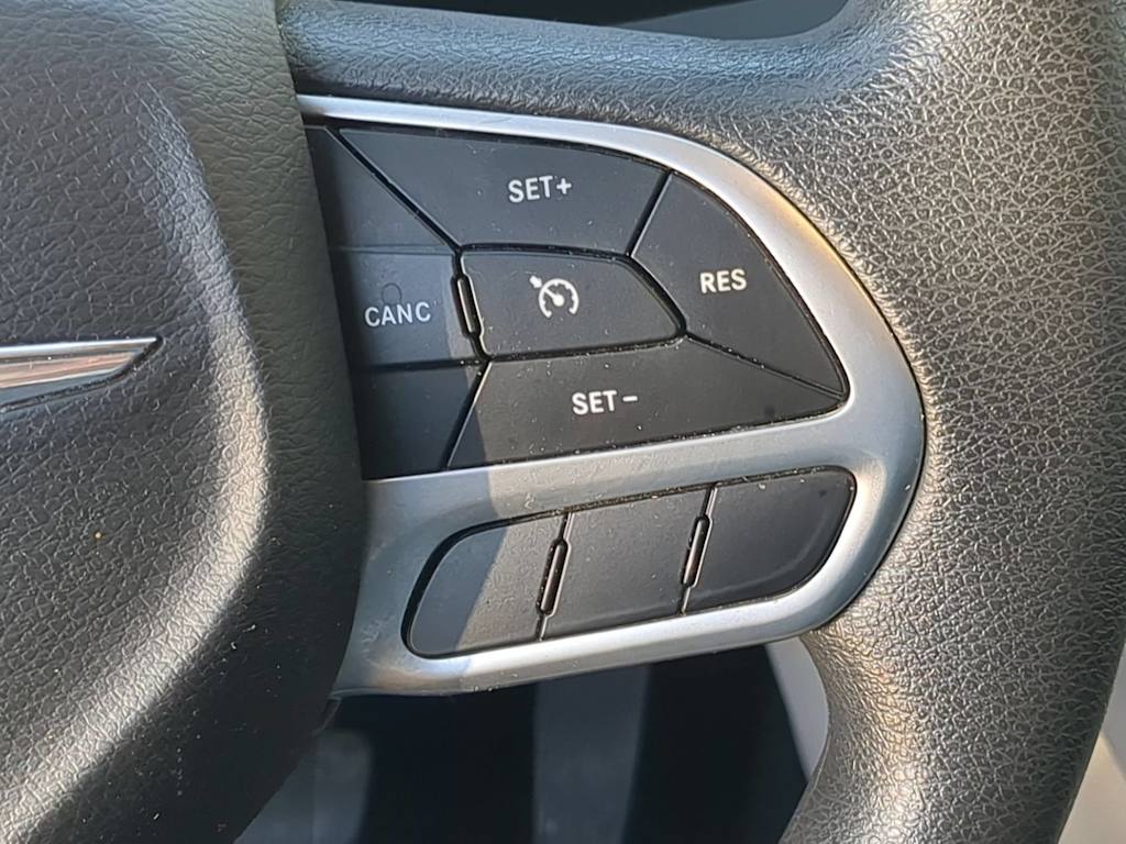Thumbnail: 2018 Chrysler Pacifica - 29