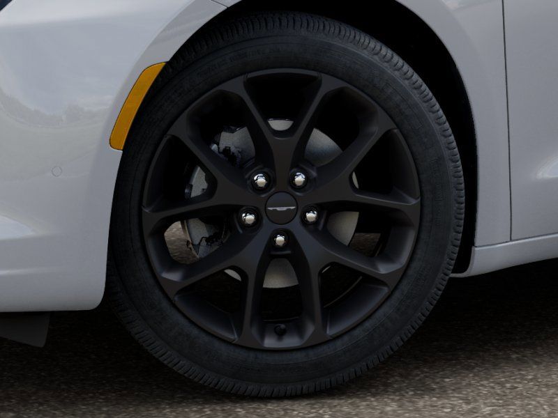 Thumbnail: 2027 Chrysler Pacifica - 6