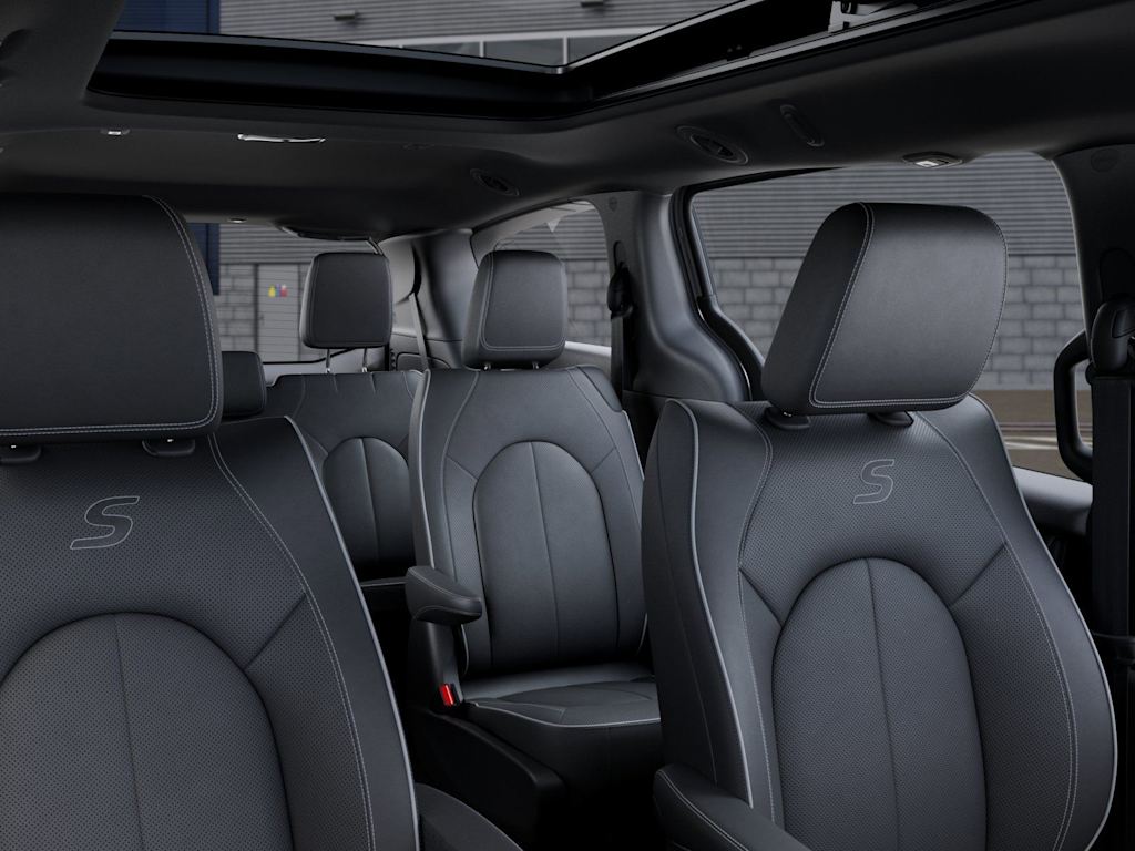Thumbnail: 2027 Chrysler Pacifica - 26