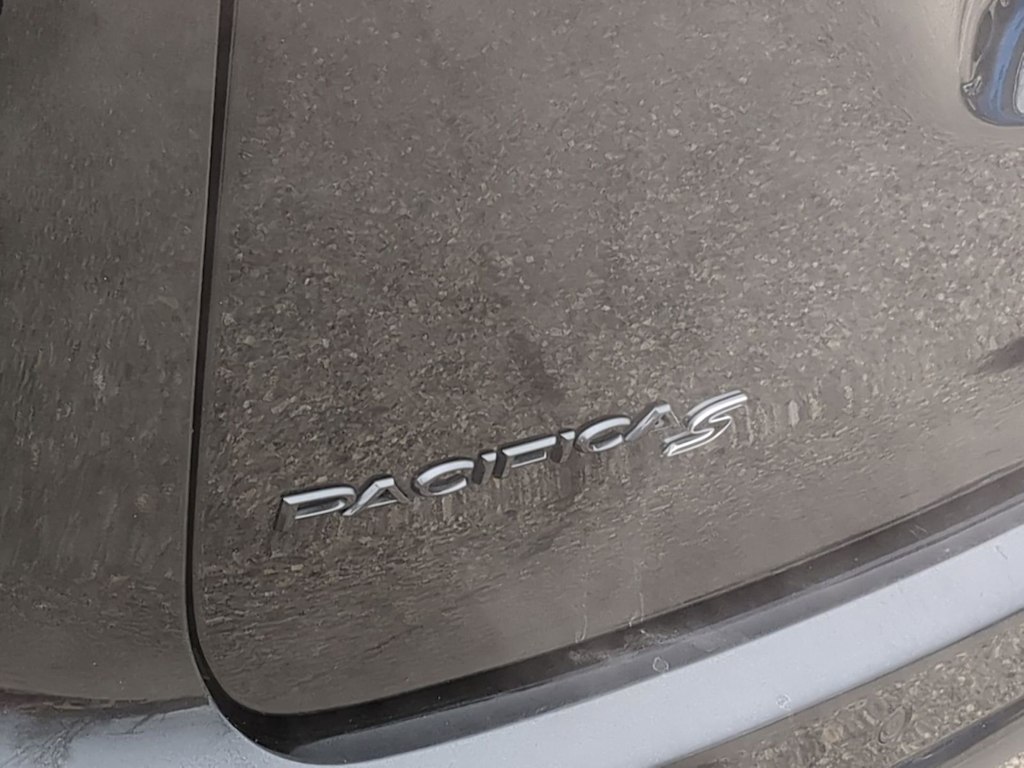 Thumbnail: 2019 Chrysler Pacifica - 7