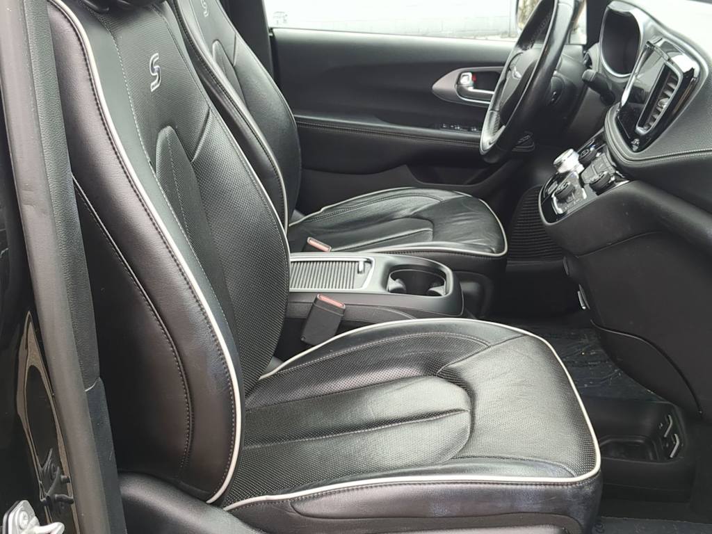 Thumbnail: 2019 Chrysler Pacifica - 37