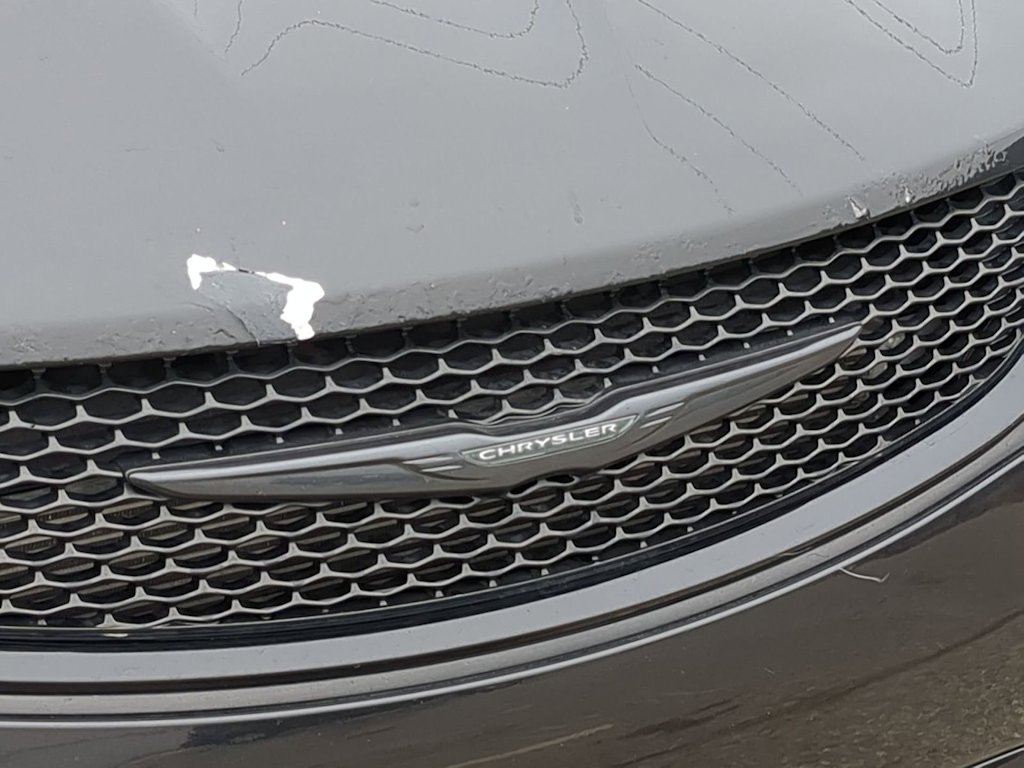 Thumbnail: 2019 Chrysler Pacifica - 32