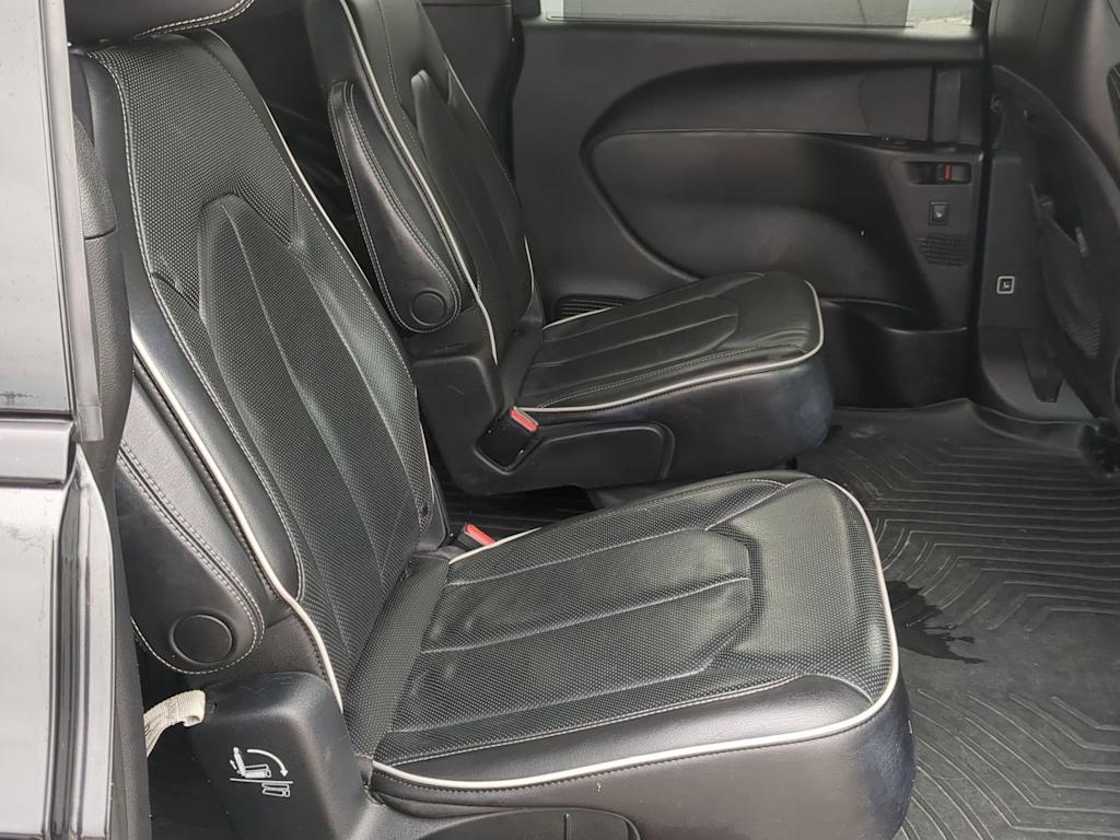 Thumbnail: 2019 Chrysler Pacifica - 34