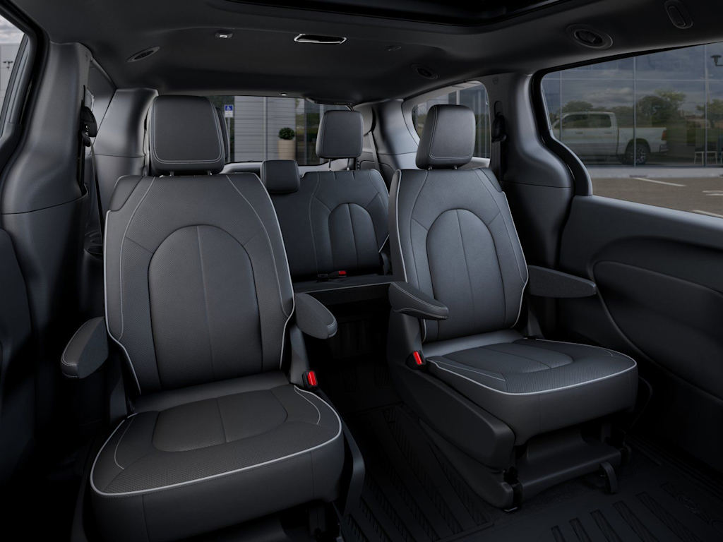 Thumbnail: 2027 Chrysler Pacifica - 8