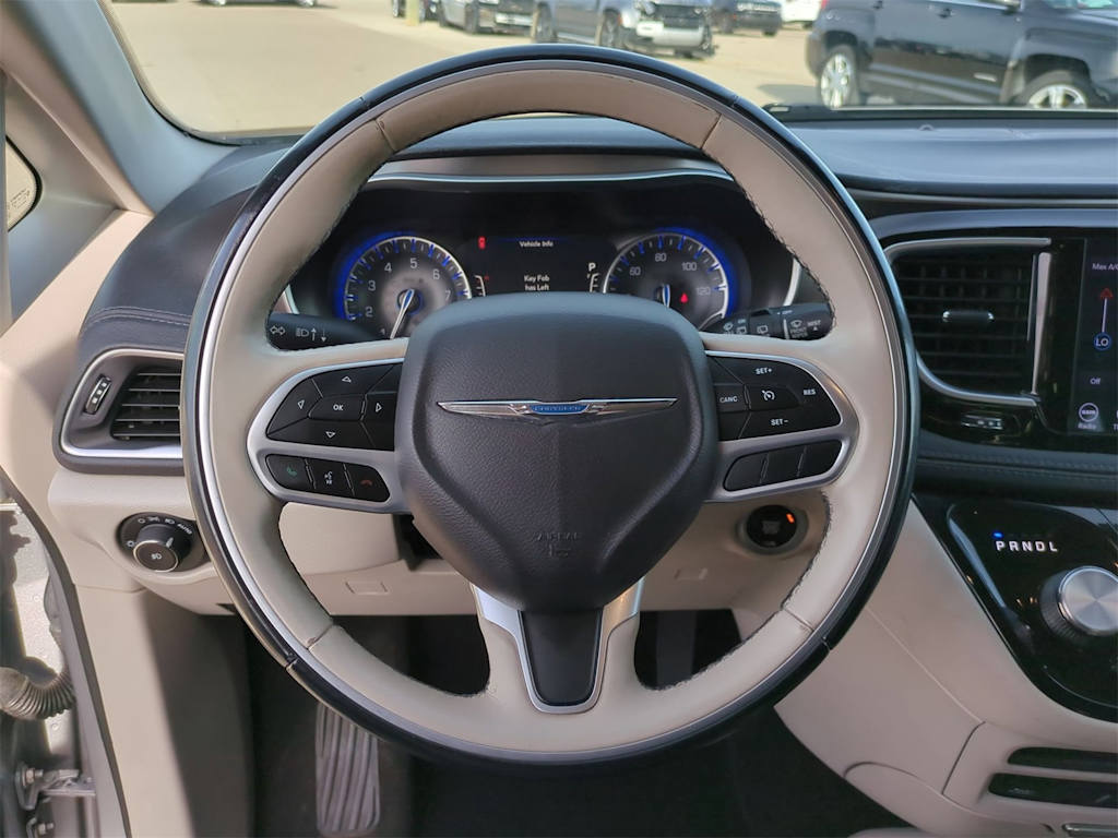 2018 Chrysler Pacifica Limited 13