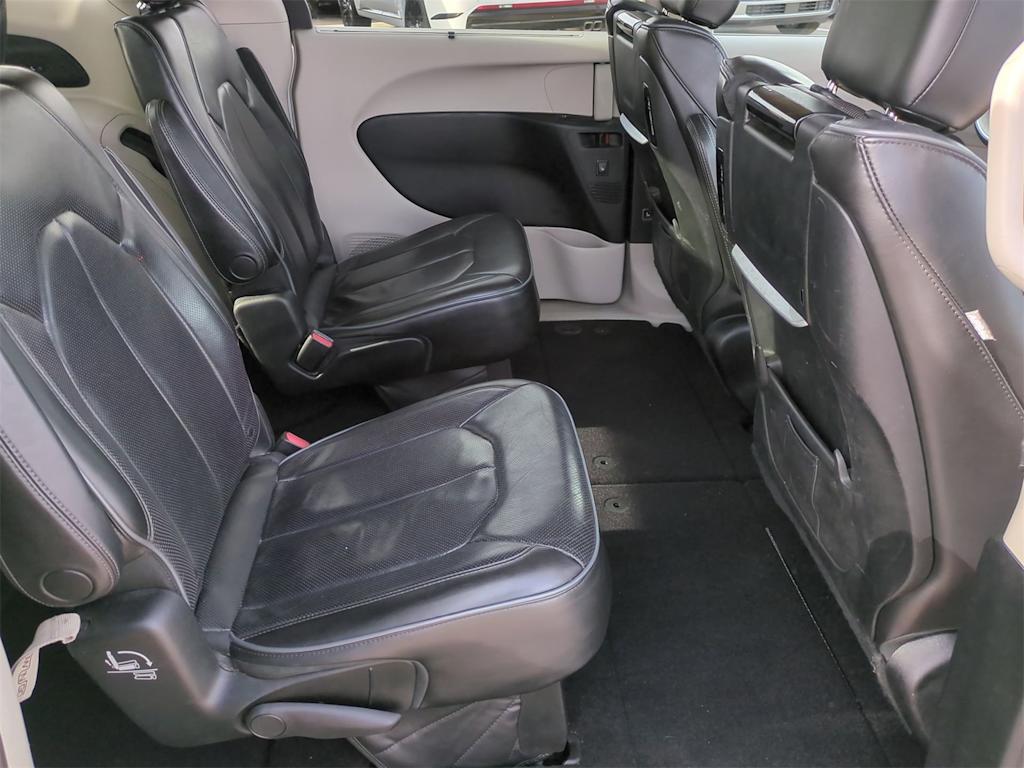 2018 Chrysler Pacifica Limited 27