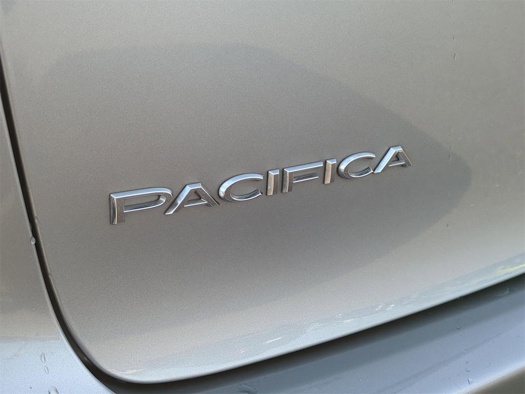 2018 Chrysler Pacifica Limited 24