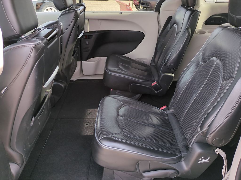 2018 Chrysler Pacifica Limited 26