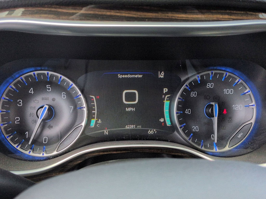 Thumbnail: 2023 Chrysler Pacifica - 17