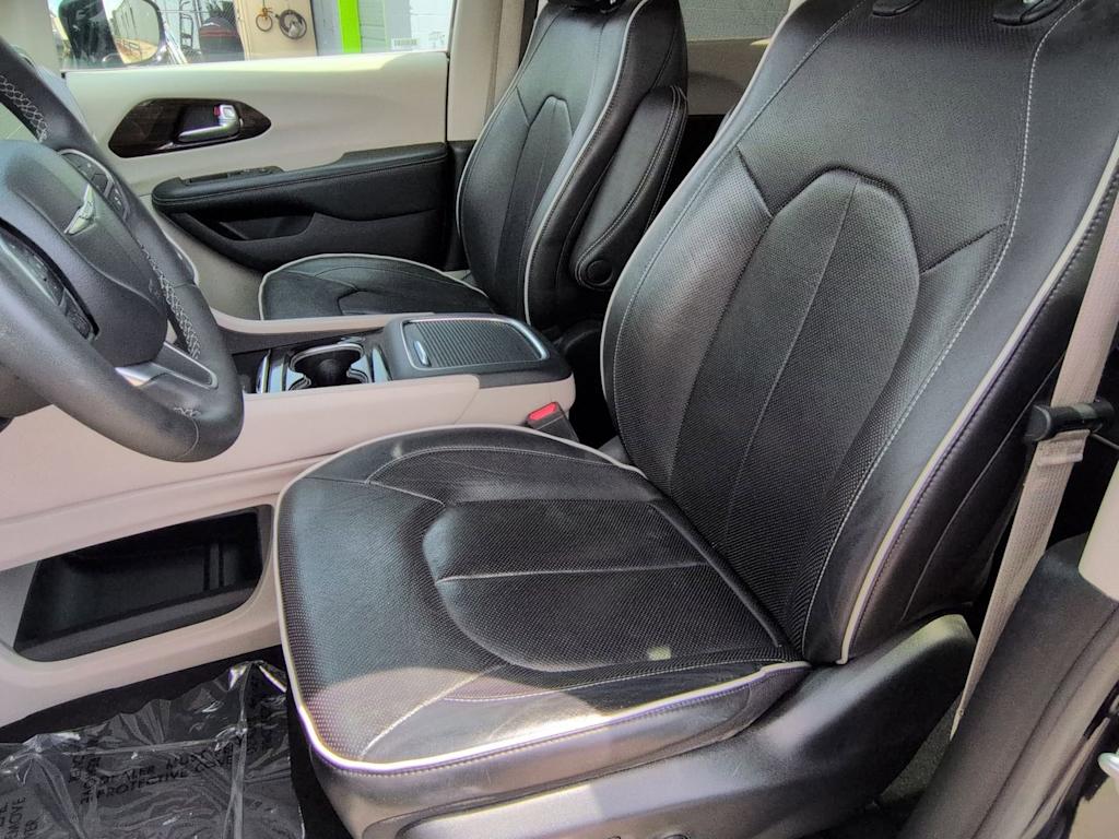 Thumbnail: 2023 Chrysler Pacifica - 11