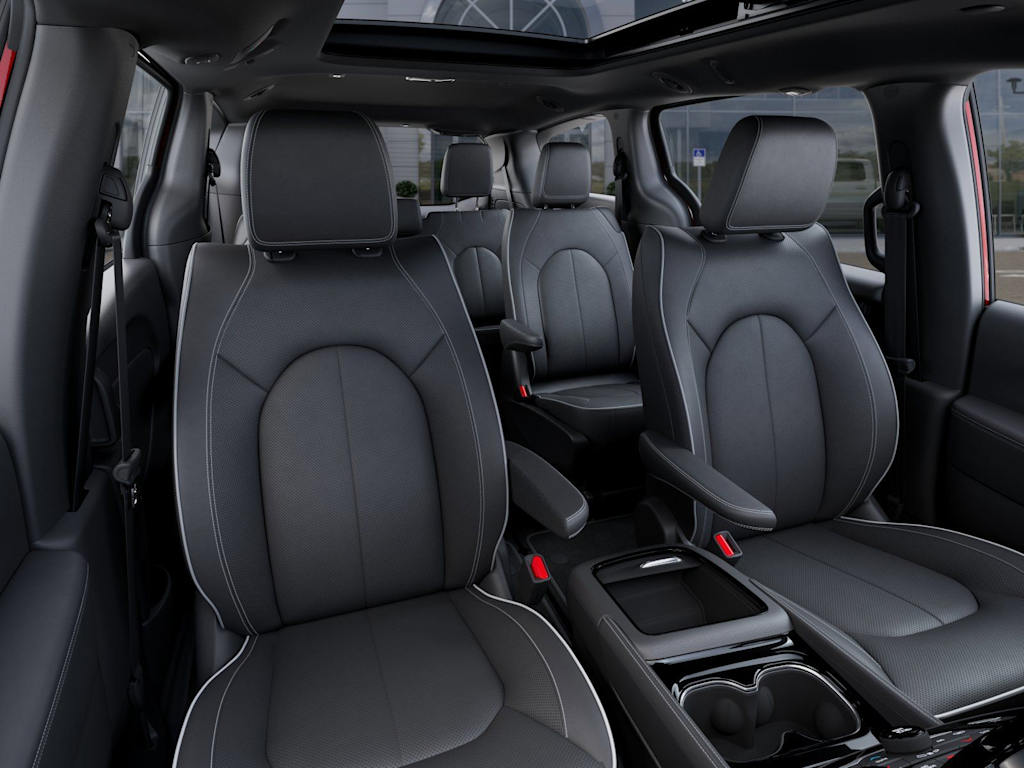 Thumbnail: 2027 Chrysler Pacifica - 10