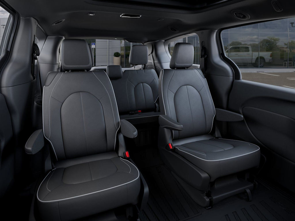 Thumbnail: 2027 Chrysler Pacifica - 10