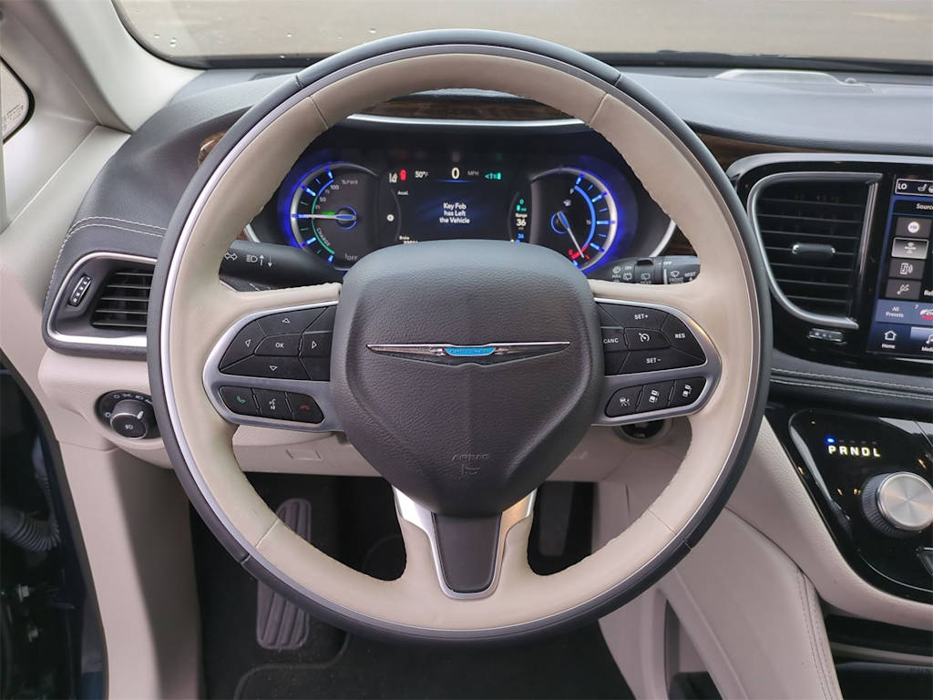 2021 Chrysler Pacifica Hybrid Limited 13