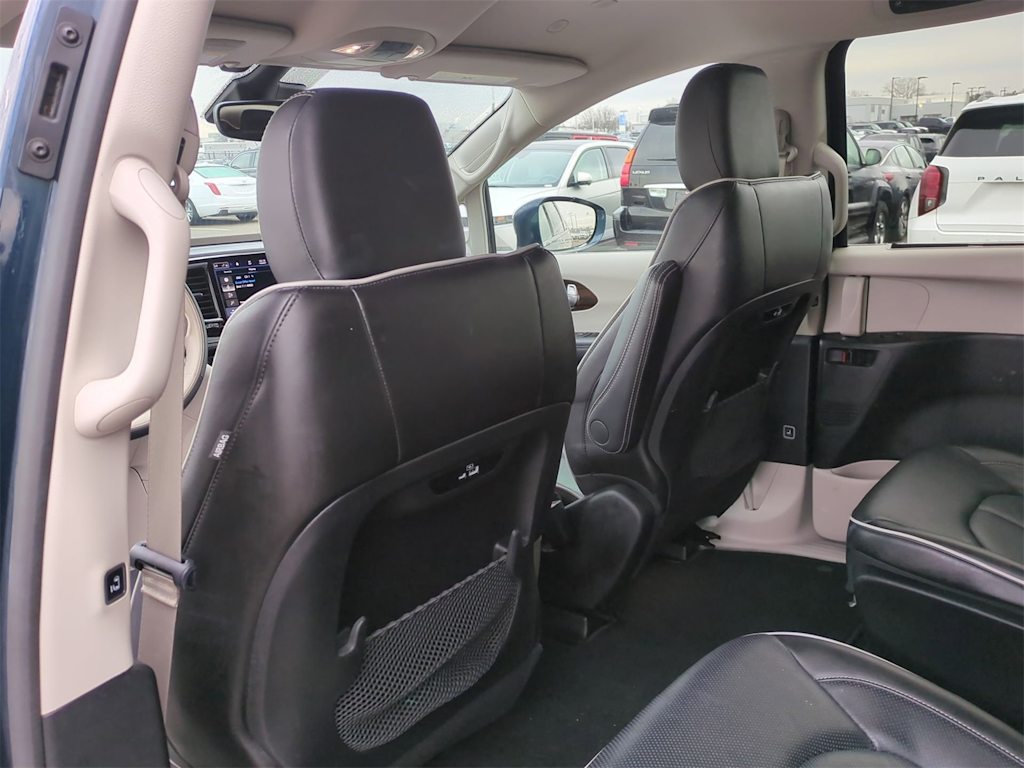 2021 Chrysler Pacifica Hybrid Limited 12