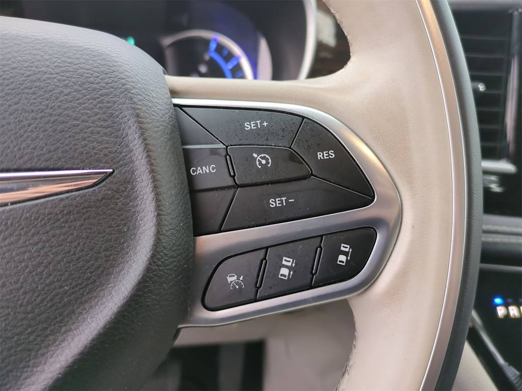 2021 Chrysler Pacifica Hybrid Limited 27