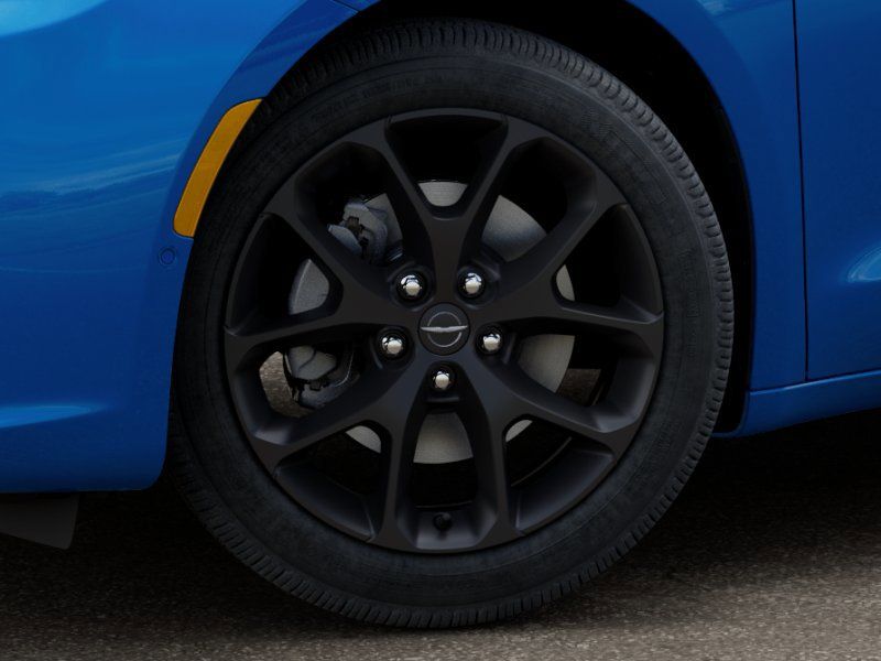 Thumbnail: 2026 Chrysler Pacifica - 6