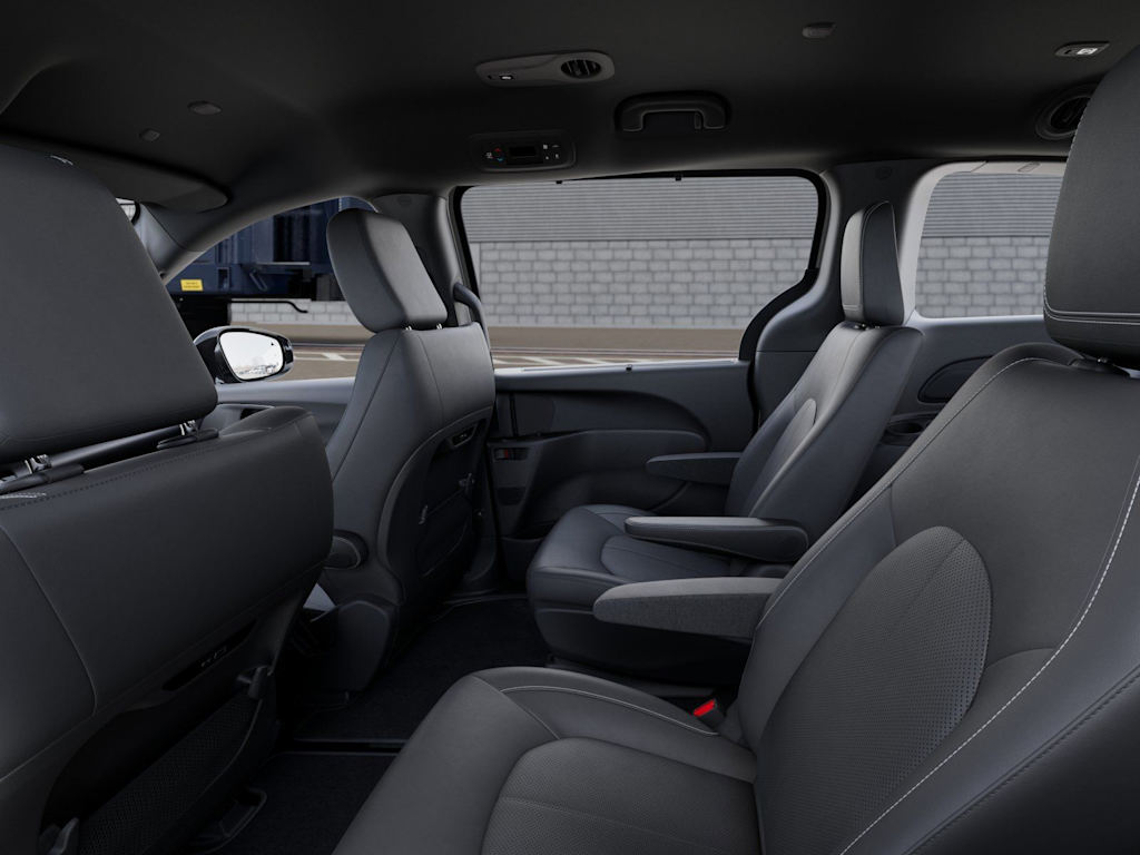 Thumbnail: 2026 Chrysler Pacifica - 10
