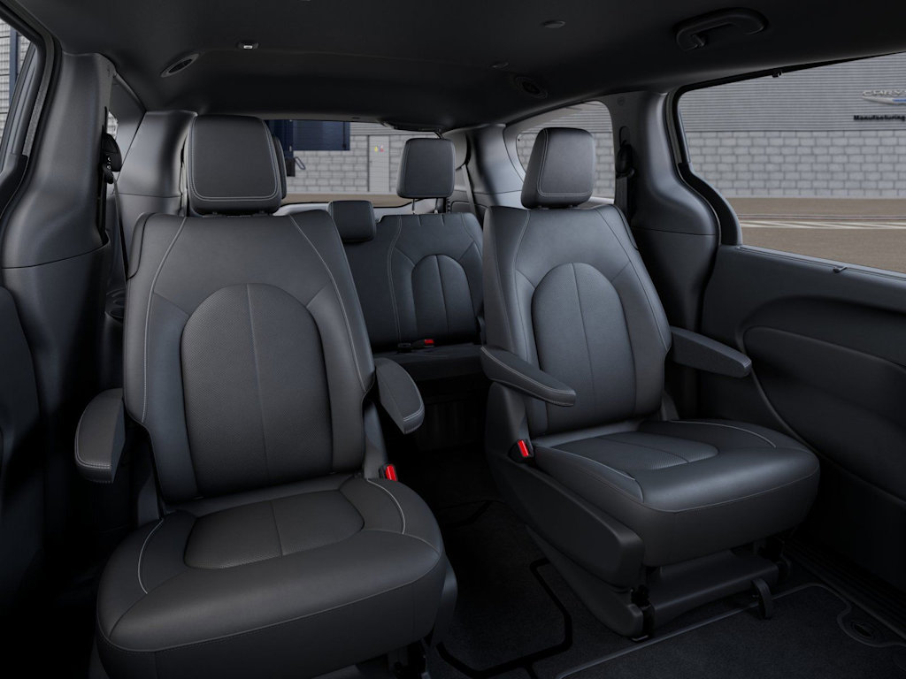 Thumbnail: 2026 Chrysler Pacifica - 8
