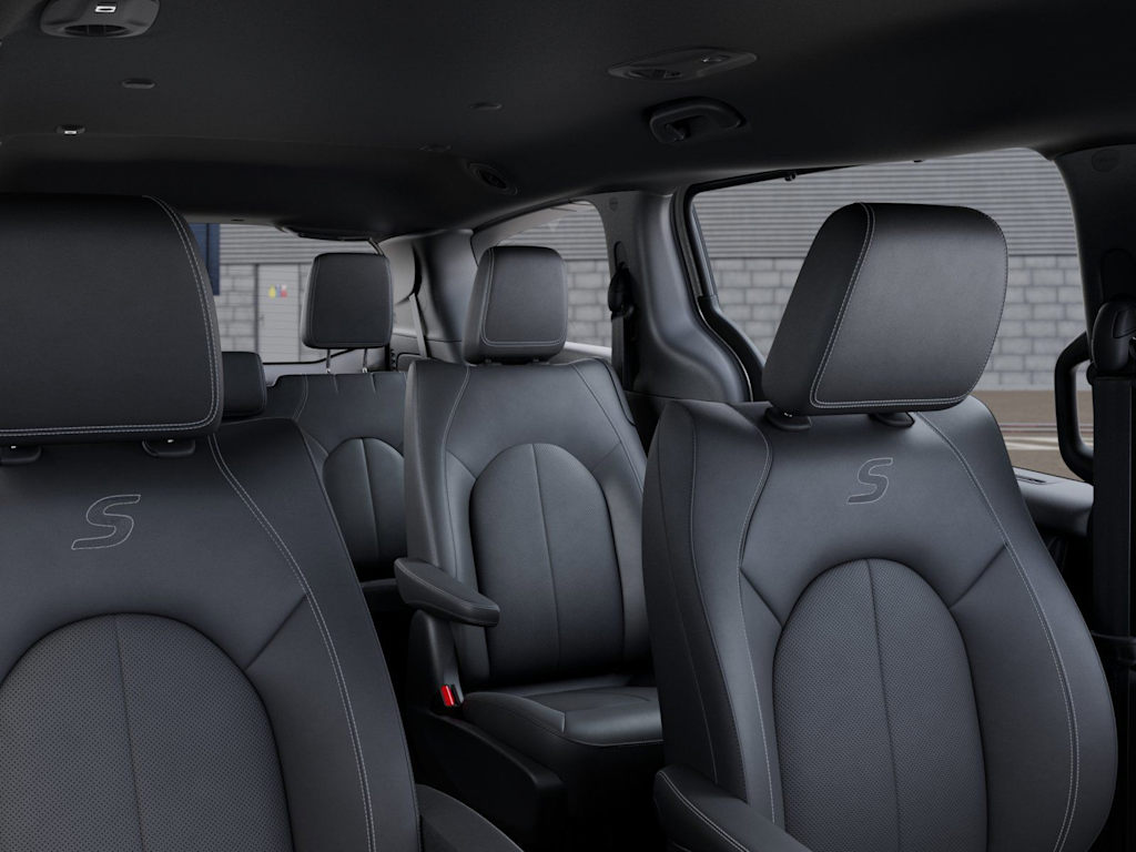 Thumbnail: 2026 Chrysler Pacifica - 26