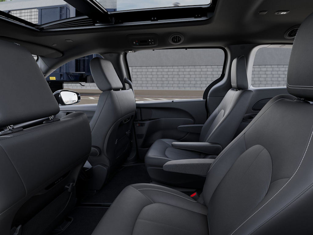 Thumbnail: 2026 Chrysler Pacifica - 10