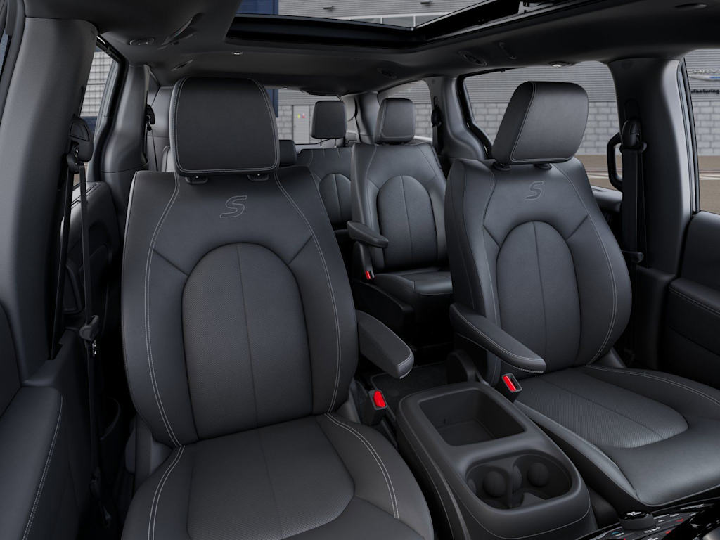 Thumbnail: 2026 Chrysler Pacifica - 8